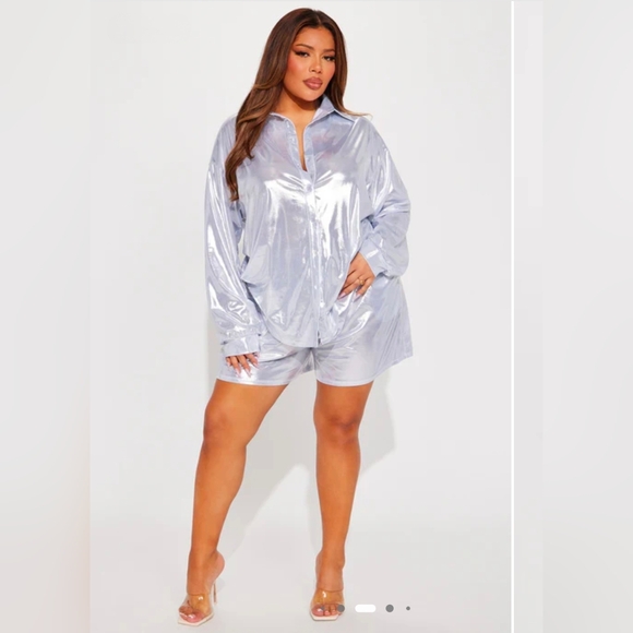 NWT Fashion Nova Taylor Metallic Short Set - Silver Size Medium - Picture 6 of 9